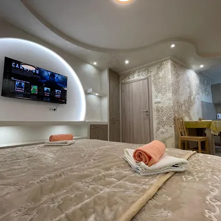 Apartment 911 *